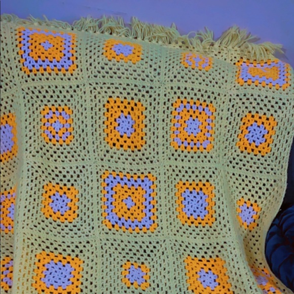 big crochet throw - Picture 3 of 7